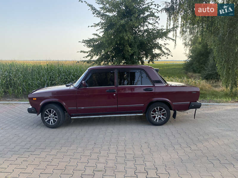 Седан ВАЗ / Lada 2107 2002 в Липовці