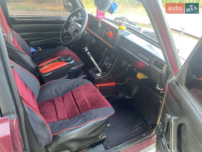 Седан ВАЗ / Lada 2107 2002 в Липовці