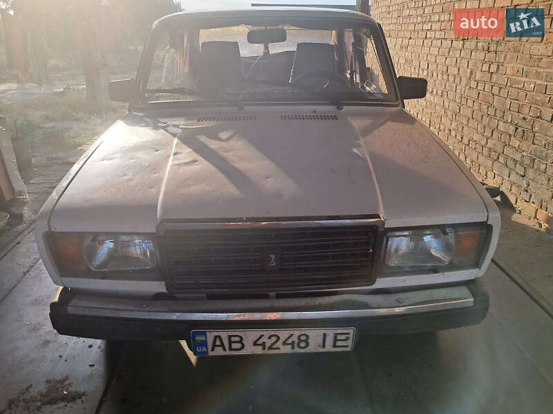 Седан ВАЗ 2107 2002 в 
