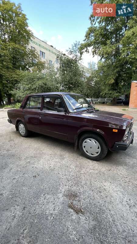 Седан ВАЗ 2107 2009 в 