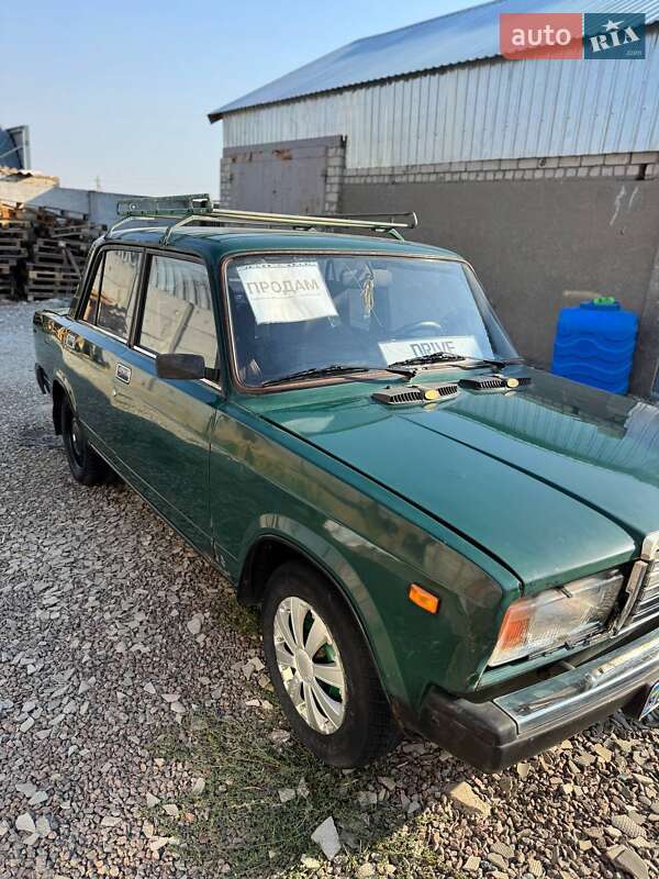 Седан ВАЗ / Lada 2107 1998 в Николаеве