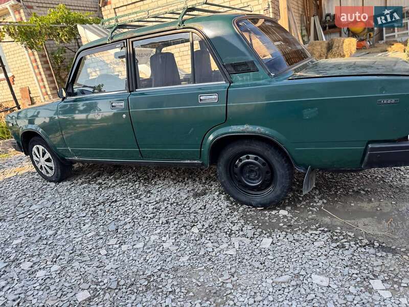 Седан ВАЗ / Lada 2107 1998 в Николаеве