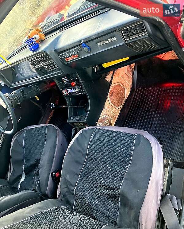 Седан ВАЗ / Lada 2107 2000 в Одессе