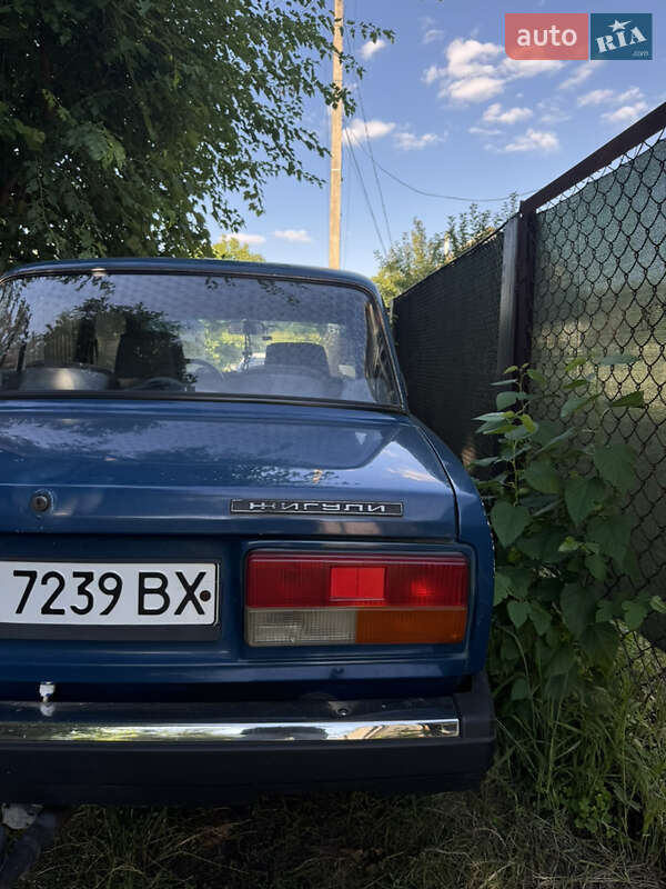 Седан ВАЗ / Lada 2107 2004 в Кременчуге