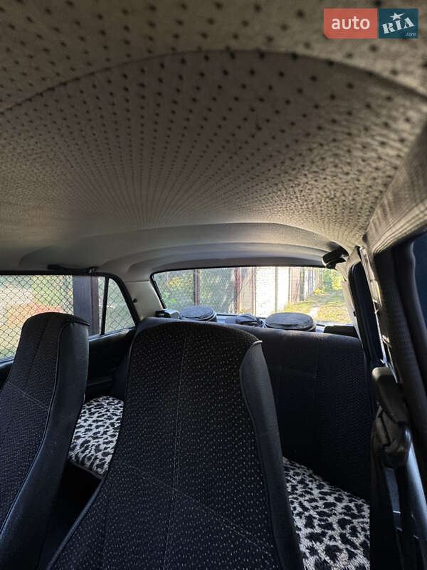 Седан ВАЗ / Lada 2107 2004 в Кременчуге