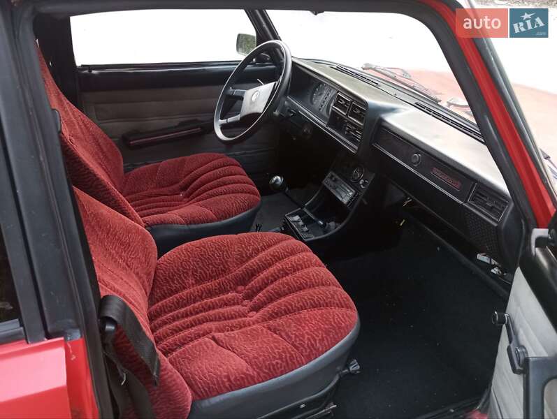 Седан ВАЗ / Lada 2107 1990 в Житомире