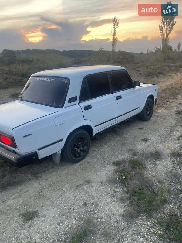 Седан ВАЗ / Lada 2107 1997 в Шаргороде