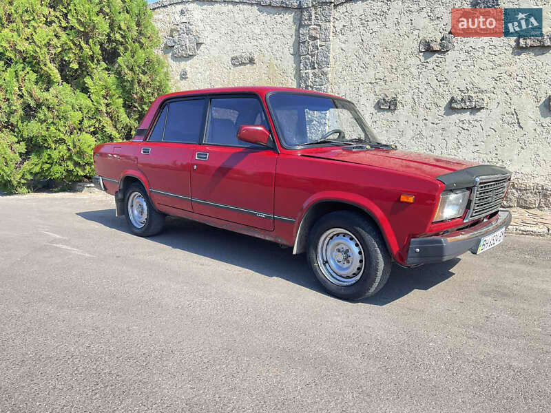 Седан ВАЗ / Lada 2107 2003 в Одессе