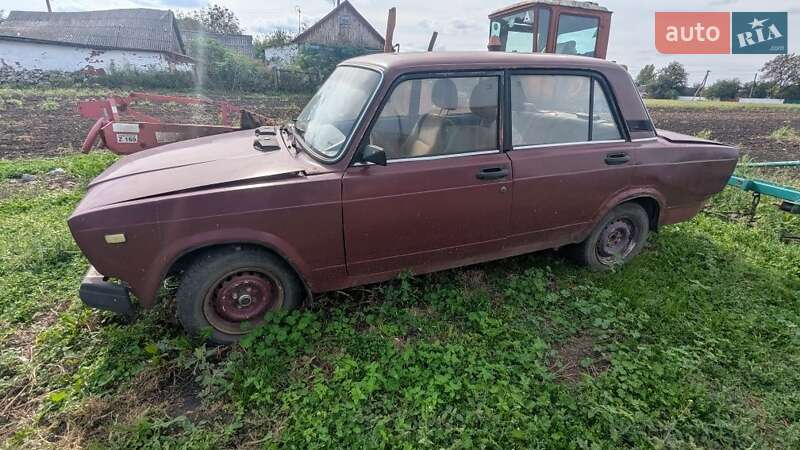 Седан ВАЗ 2107 2005 в 