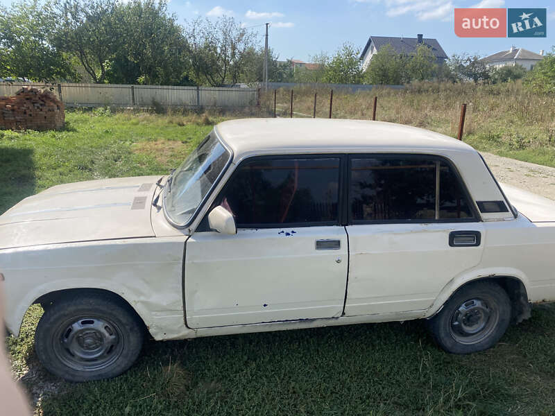 Седан ВАЗ / Lada 2107 1986 в Загвоздье