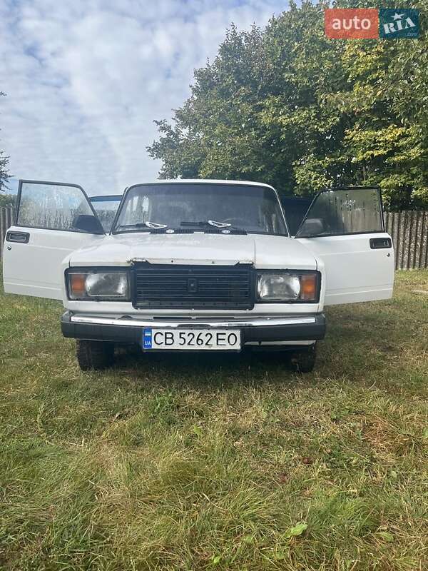 Седан ВАЗ / Lada 2107 2001 в Нежине