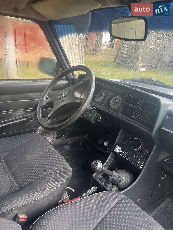 Седан ВАЗ / Lada 2107 2001 в Нежине