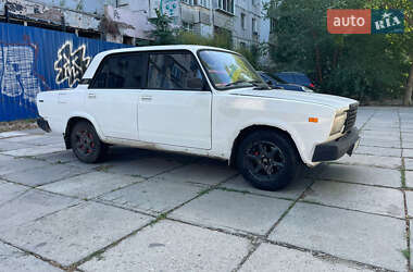 Седан ВАЗ 2107 2004 в 