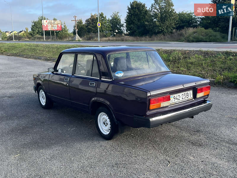 Седан ВАЗ / Lada 2107 2002 в Виннице
