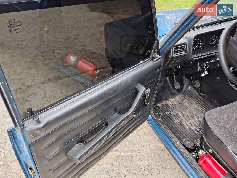 Седан ВАЗ / Lada 2107 2002 в Нетешине