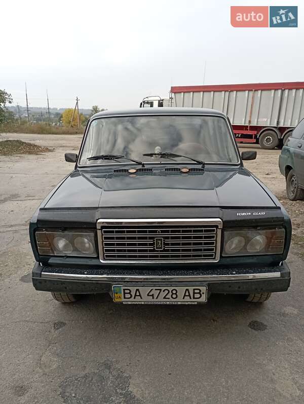 Седан ВАЗ / Lada 2107 2005 в Александрие