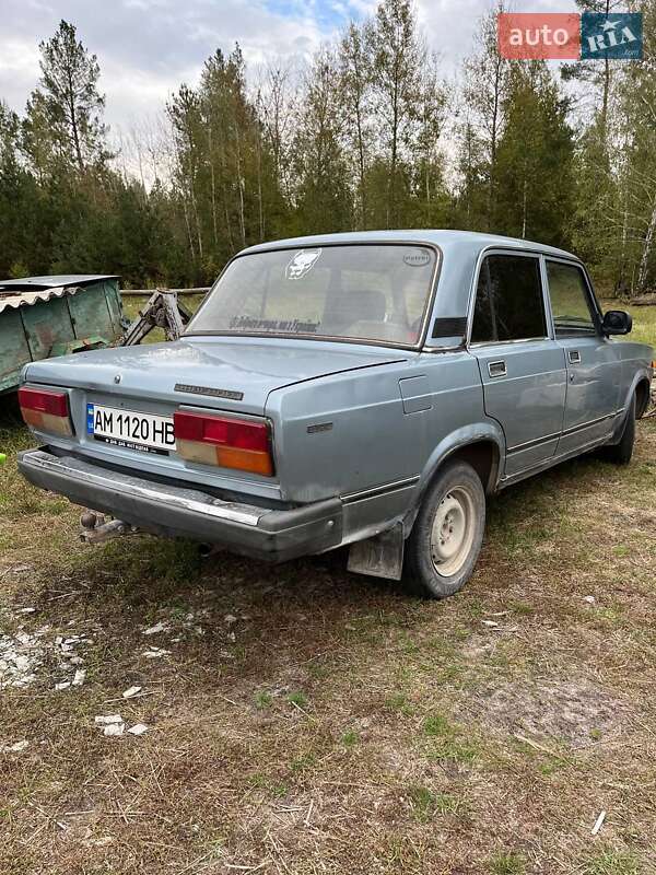 Седан ВАЗ / Lada 2107 1990 в Коростышеве