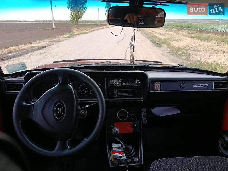 Седан ВАЗ / Lada 2107 2004 в Нікополі фото 3 Седан ВАЗ / Lada 2107 2004 в Нікополі