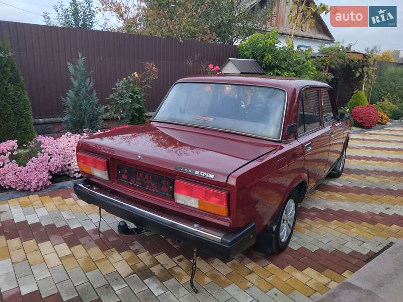 Седан ВАЗ / Lada 2107 2008 в Гоще