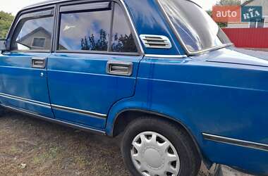 Седан ВАЗ / Lada 2107 1991 в Ромнах