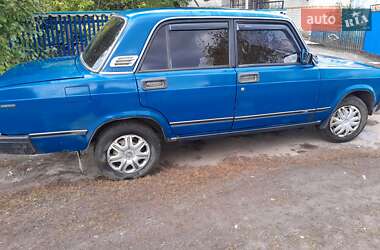 Седан ВАЗ / Lada 2107 1991 в Ромнах