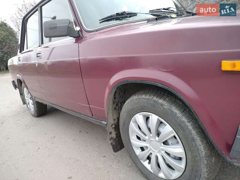 Седан ВАЗ / Lada 2107 2004 в Старокостянтинові