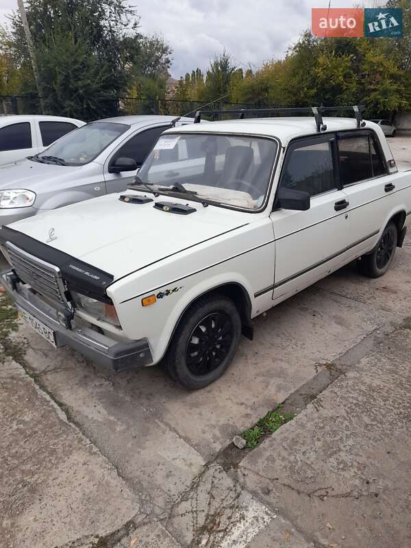 Седан ВАЗ / Lada 2107 1992 в Вольногорске