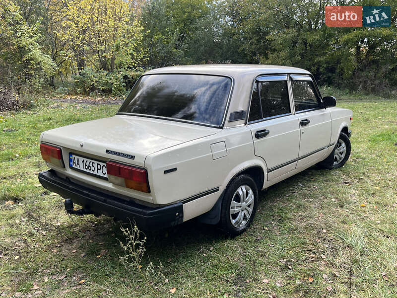 Седан ВАЗ / Lada 2107 1996 в Чернигове
