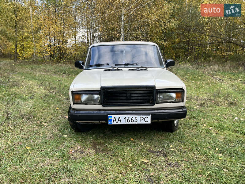 Седан ВАЗ / Lada 2107 1996 в Чернигове