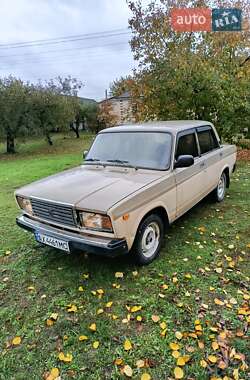 Седан ВАЗ 2107 1986 в  фото 3 Седан ВАЗ 2107 1986 в