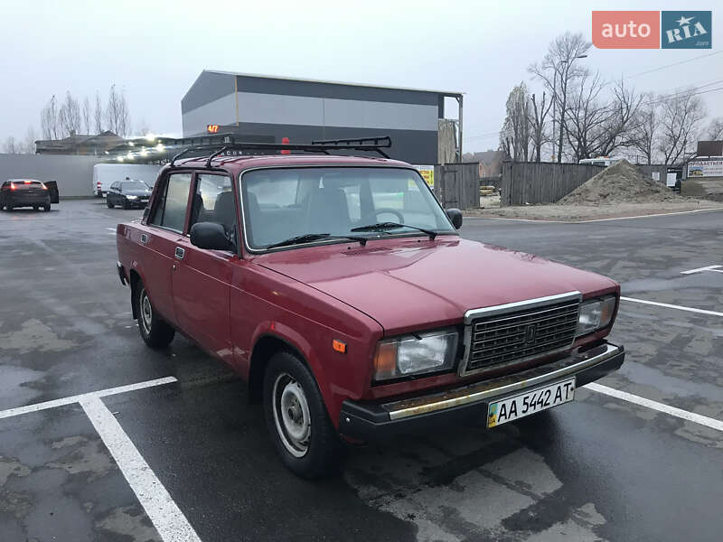 Седан ВАЗ 2107 2005 в  фото Седан ВАЗ 2107 2005 в