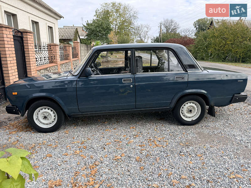 Седан ВАЗ / Lada 2107 2002 в Краснограді фото 12 Седан ВАЗ / Lada 2107 2002 в Краснограді