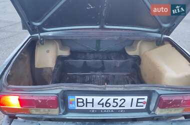 Седан ВАЗ 2107 1987 в  фото 2 Седан ВАЗ 2107 1987 в