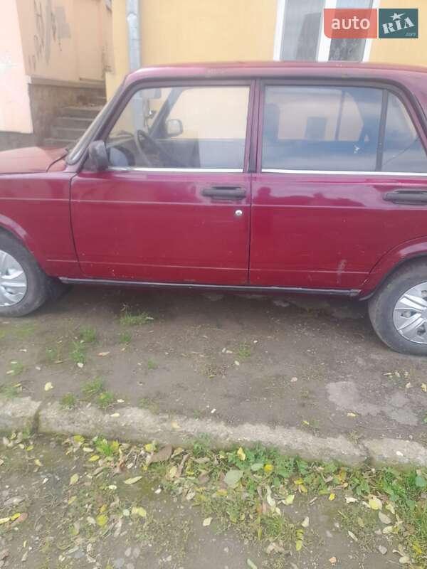 Седан ВАЗ / Lada 2107 2002 в Чернівцях