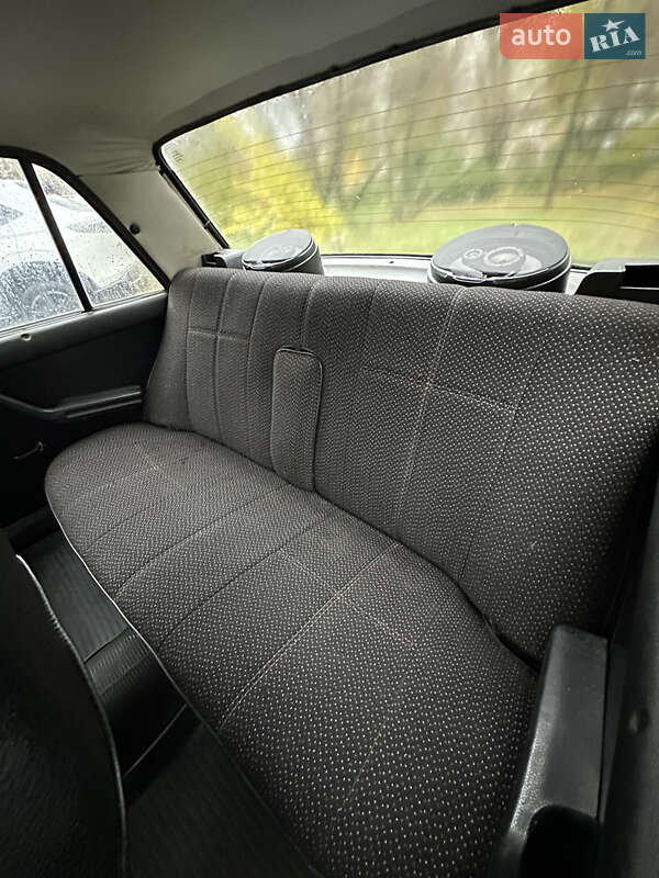 Седан ВАЗ / Lada 2107 2004 в Киеве фото 7 Седан ВАЗ / Lada 2107 2004 в Киеве