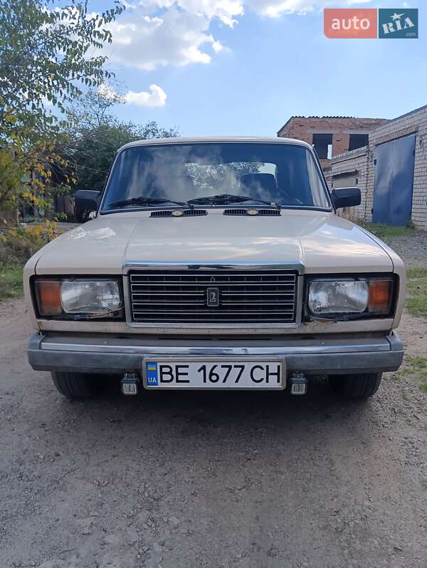 Седан ВАЗ / Lada 2107 1995 в Очакове
