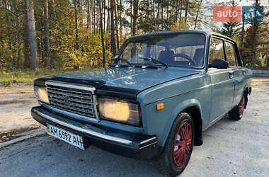 Седан ВАЗ 2107 2003 в  фото 2 Седан ВАЗ 2107 2003 в