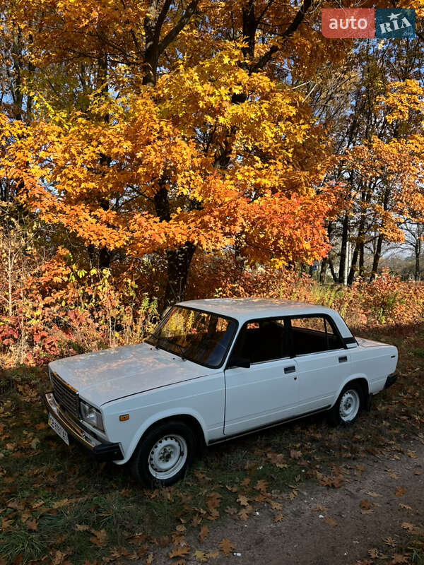 Седан ВАЗ / Lada 2107 2000 в Чернігові