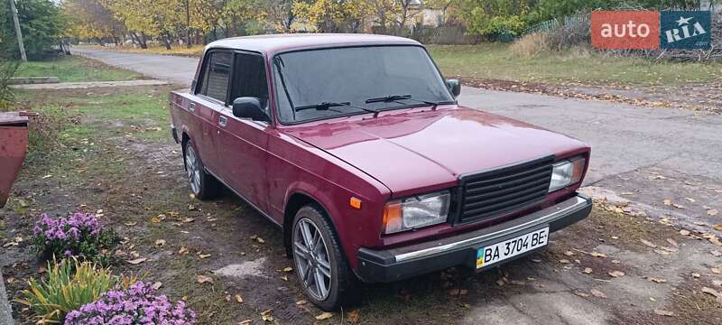 Седан ВАЗ / Lada 2107 2004 в Новоукраїнці