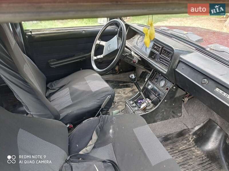 Седан ВАЗ / Lada 2107 1992 в Шепетовке