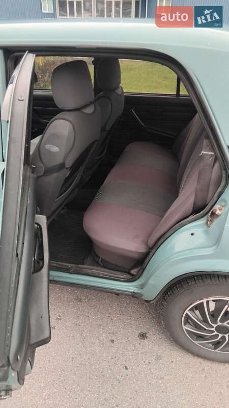 Седан ВАЗ / Lada 2107 2004 в Харькове