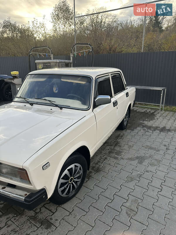 Седан ВАЗ / Lada 2107 1987 в Иршаве