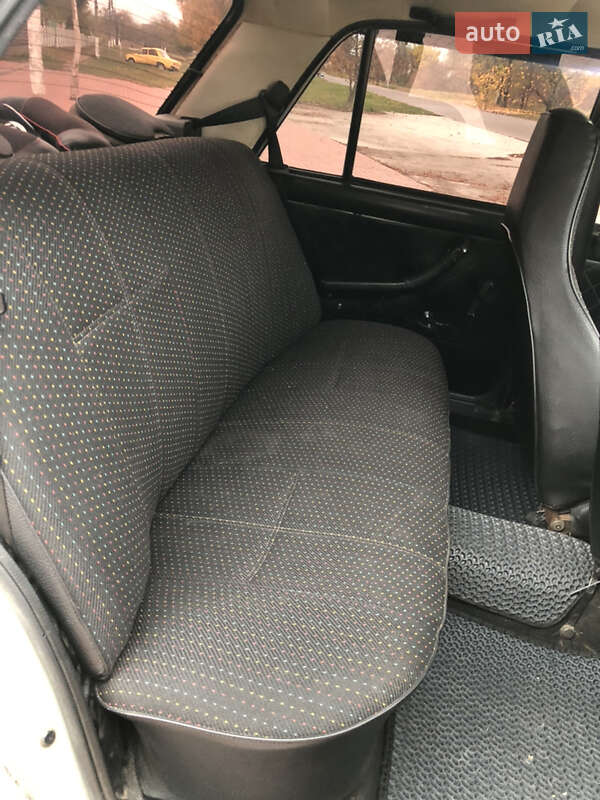 Седан ВАЗ / Lada 2107 2007 в Кременчуге фото 23 Седан ВАЗ / Lada 2107 2007 в Кременчуге