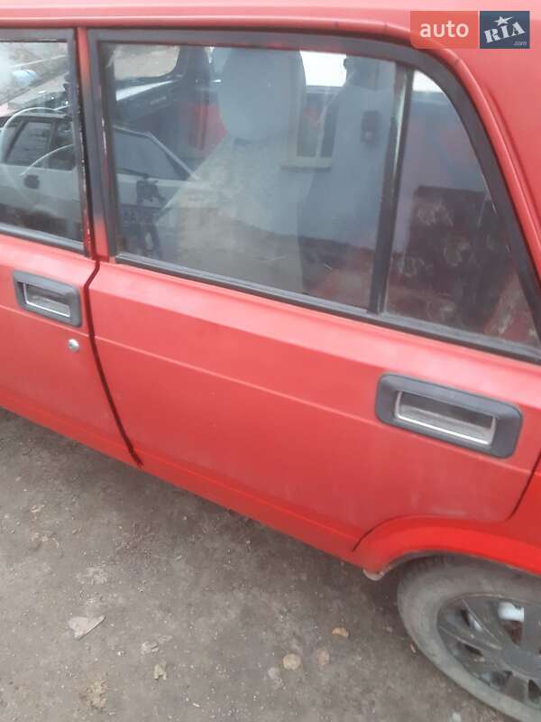 Седан ВАЗ / Lada 2107 1995 в Шполе