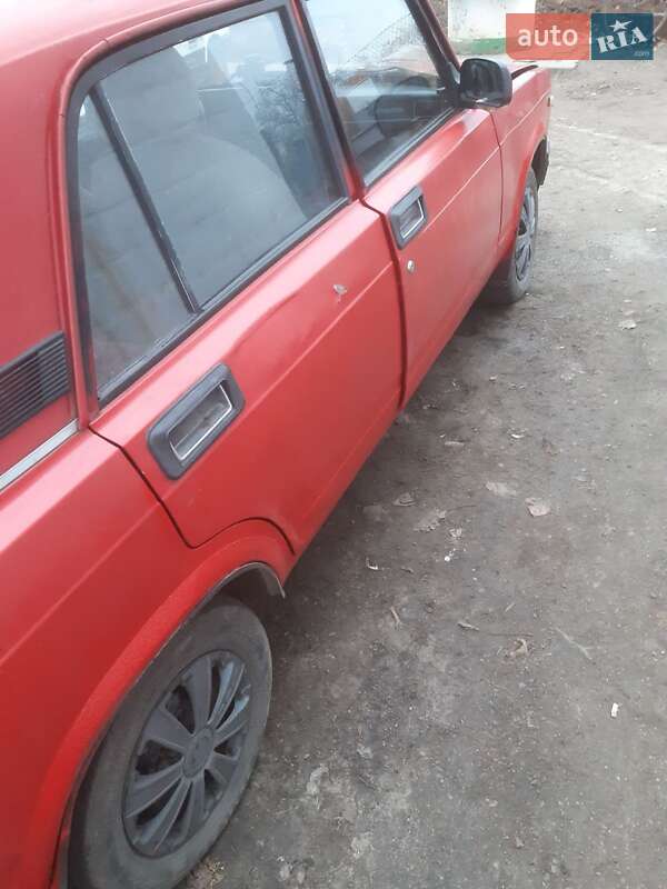 Седан ВАЗ / Lada 2107 1995 в Шполе