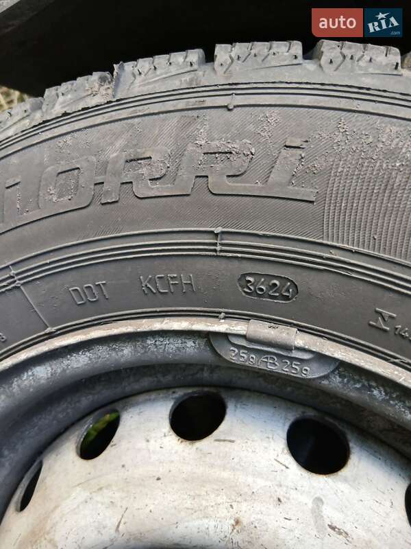 Седан ВАЗ / Lada 2107 2001 в Днепре