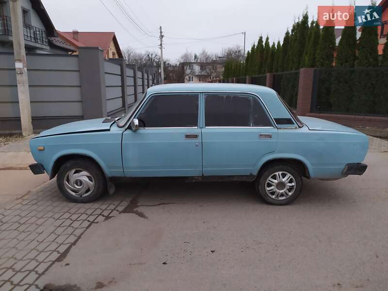 Седан ВАЗ / Lada 2107 1989 в Калуше