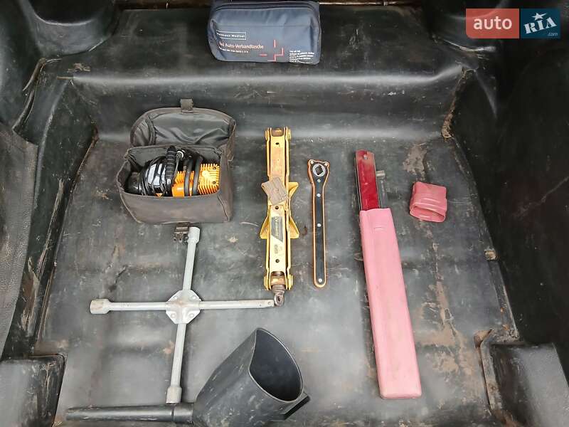 Седан ВАЗ / Lada 2107 2001 в Днепре