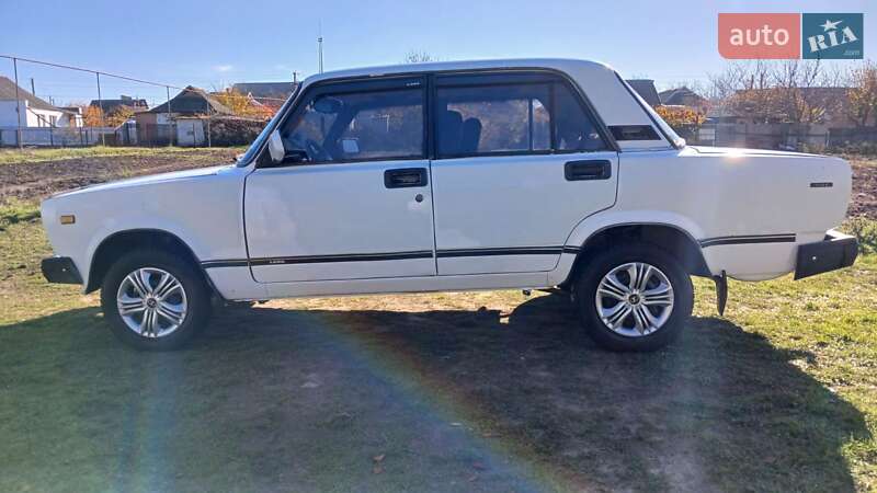 Седан ВАЗ / Lada 2107 1987 в Кропивницком фото 2 Седан ВАЗ / Lada 2107 1987 в Кропивницком