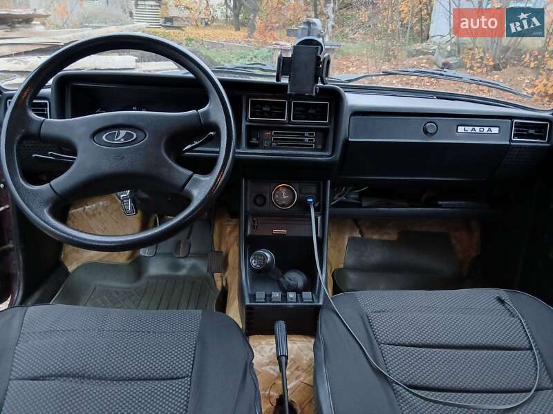 Седан ВАЗ / Lada 2107 2001 в Днепре